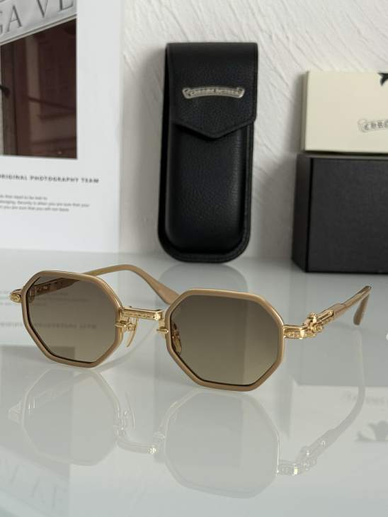 Picture of Chrome Hearts Sunglasses _SKUfw73376309fw